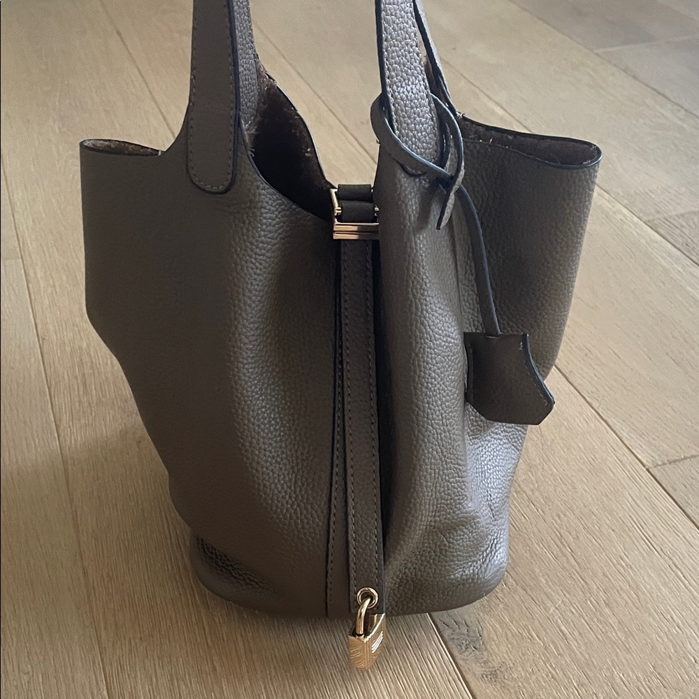 Elegant Olive Green Tote Bag